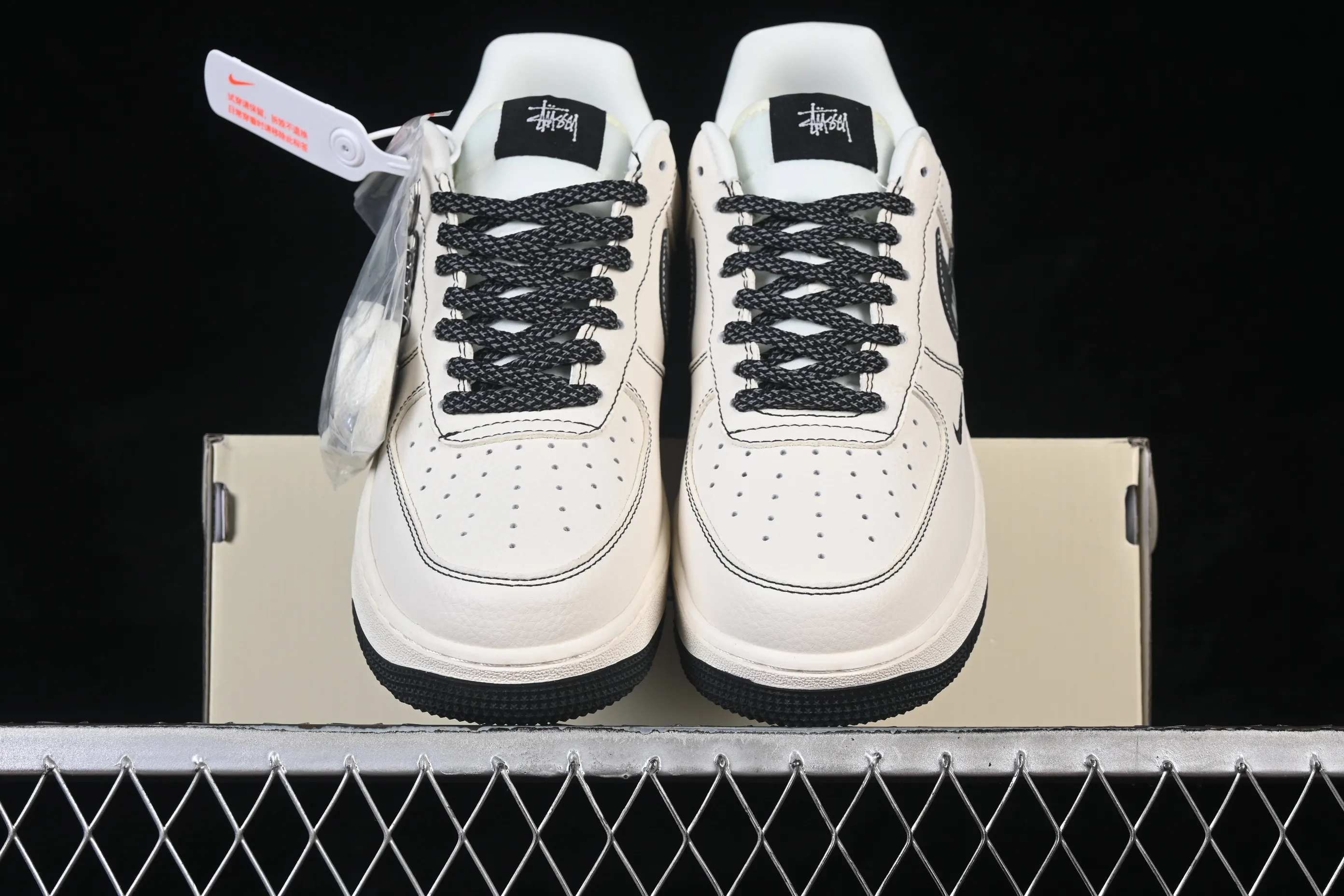 All categories Nk Air Force 1 Air Force series Nk Air Force 1 Low Air Force low-top Nike Air Force 1'07 Low Stussy co-branded classic white and black Air Force 1 low-top casual sneakers DD1982-329